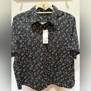 Uniqlo Women’s XL Short-Sleeve Button-Up Shirt Black Floral Print, NWT Size XL